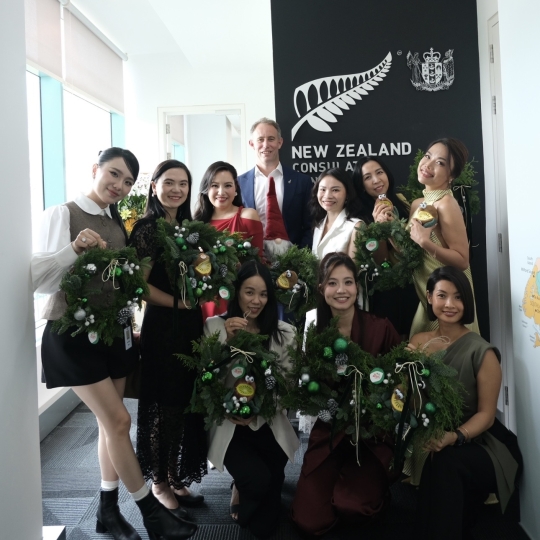 [Zespri New Zealand] - Private  Christmas Workshop by Allie Flower