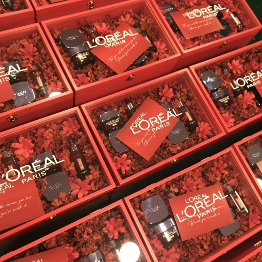 [L’Oréal]THIẾT KẾ QUÀ TẶNG RIÊNG CHO THƯƠNG HIỆU - Allie Flower ✨