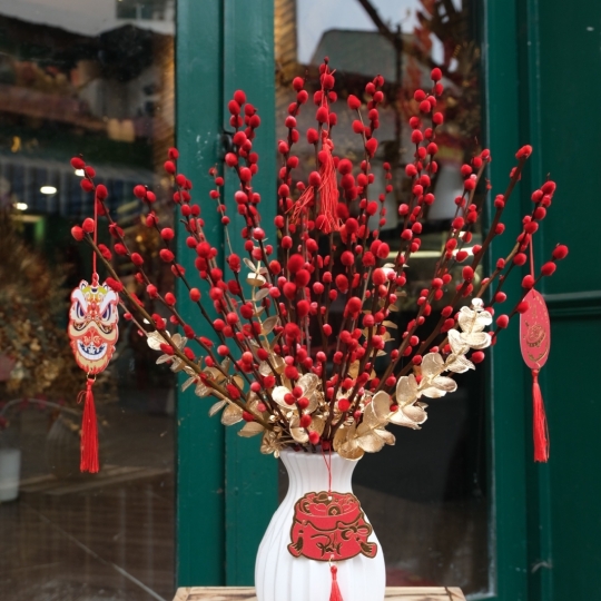 Bình Hoa Nụ Tầm Xuân - T062