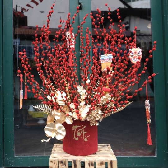 Bình Hoa Nụ Tầm Xuân - T060